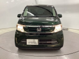 お客様に安全で快適なカーライフをお送りいただくために、中古車にも高いレベルの品質基準を設け、その基準に従って、全ての中古車について納車前整備を実施しています。