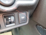 LDW(車線逸脱警報)が装備されておりドライバーが意図せずに白線を跨ぐと警告音で注意を促してくれます♪