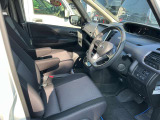 運転席まわりは、使用感も少なく良好な状態です。
