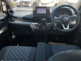 ◆◆◆運転席まわりはこのように機能的にまとまっています。足元が広くて、開放的ですよ!ぜひお座りください。