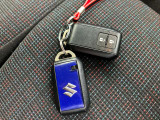 ★キーフリーシステム★リモコンキーを携帯していればキーをポケットなどから出さなくてもドアの施錠・解錠およびエンジン始動が出来ます!