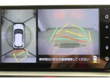 ハンドル操作にあわせてガイドラインが変化するバックカメラ搭載。後退時に後方が見えるのは安心ですね。全方位モニターも搭載しているので、周囲の状況を確認しながら駐車出来ます。慣れない場所でも心強いですよ。