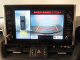 バック時の運転をサポートするバックガイドモニター&パノラミックビューモニター付