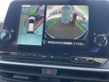 アラウンドビューは4方のカメラで真上から車を見たようにモニタで確認ができる日産自慢の装備です。周辺の安全確認、小さなお子様や障害物も確認できるので、駐車のしやすさだけでなく、事故防止にも役立ちます♪