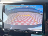 【バックカメラ】駐車時に後方がリアルタイム映像で確認できます。大型商業施設や立体駐車場での駐車時や、夜間のバック時に大活躍!運転スキルに関わらず、今や必須となった装備のひとつです!