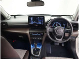 オシャレなインテリアで運転する気分も盛り上がりますよね^^