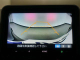 バックモニターで、後方を確認しながら安心して駐車することができます。運転初心者も熟練者も必須の機能ですよ!