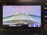 【バックカメラ】運転が苦手な方も車庫入れラクラクです!ギアをリバースに入れれば自動的に切り換わりますので、面倒な操作は不要です♪狭い駐車場もお車を傷つけず安心ですね!