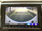 バックモニター付きで、車庫入れやバック時の後方確認をサポート。
