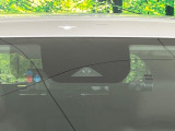 【エマージェンシーブレーキ】走行中に前方の車両等を認識し、衝突しそうな時は警報とブレーキで衝突回避と被害軽減をアシスト。より安全にドライブをお楽しみいただけます。