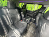 後部座席も気になるようなキズ・汚れやへたり等、大きなダメージはなく、良好な状態です。