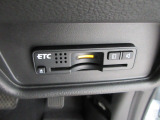 ETC付。高速道路の料金所はキャッシュレスで通過です。サービスエリア等にあるスマートインターの出入りも利用可能でとっても便利。ご納車後すぐにお使い頂けるようセットアップしてのお渡しとなります。