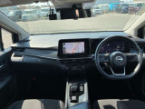 インパネ全体の写真で見た目もわかりやすく、使いやすいお車です。