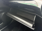 【グローブボックス】大容量のグローブボックスです!!車検証ケース他、日頃使う小物類の収納スペースもたくさんあります!