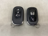 スマートキー付きですからドアロックの開閉およびエンジンスタートが楽々です。電動スライドドアの開け閉めもボタンで操作できます。スペアキーも同じものを用意しております。