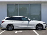 オリジナル・サービスもついたBMW自動車保険も取り扱っております。BMW自動車保険にご加入いただくと、万一のトラブルを24時間365日サポートするエマージェンシー・サービスの〈プレミアム〉をご利用いただけます。