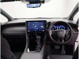 オシャレなインテリアで運転する気分も盛り上がりますよね^^