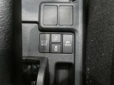トラクションコントロール装備です。すべりやすい路面での発進時や加速時にタイヤの空転を抑え、駆動力確保に貢献する機能です。詳細は販売店スタッフまでおたずねください。