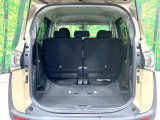 普段のお買い物や通勤、送迎等に十分な荷室スペースを確保しております。セカンドシートを倒すと、大きな荷物の積載も可能です♪