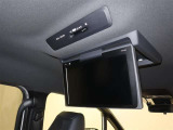 【後席モニター】装着車、お子様達にも大人気!後ろの席でテレビ番組やお好みのDVDが見れるので退屈せずにお過ごし頂けます!