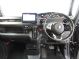 Honda車が初めての方にも扱いやすく分かりやすいインパネ周りと各種スイッチ類です。