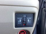 両側パワースライドドア仕様です。運転席にて操作が可能です。