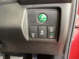 【eコンスイッチ】低燃費運転をサポートするECONモード。スイッチをONすると、エンジンやトランスミッション、A/Cなどを協調制御し、燃費の向上に貢献。エコドライブの効果を高めます。