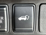 【パワーバックドア】スマートキーや運転席のボタンを押すだけでリアゲートが自動で開閉します!荷物を持っている時や、高い位置にあるバックドアを閉める際に便利な機能です♪
