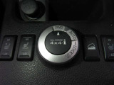 4WDの切り替えダイヤルです!道路状況に合わせてご自身で設定可能です★