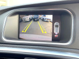 【パークアシスト・カメラ】駐車時に後方がリアルタイム映像で確認できます。大型商業施設や立体駐車場での駐車時や、夜間のバック時に大活躍!運転スキルに関わらず、今や必須となった装備のひとつです!