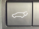 【パワーバックドア】スマートキーや運転席のボタンを押すだけでリアゲートが自動で開閉します!荷物を持っている時や、高い位置にあるバックドアを閉める際に便利な機能です♪