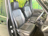 運転席シート廻りは使用感も少なく、良好な状態となっています。前オーナー様が丁寧に使っていたことがよくわかりますね。