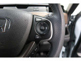 Hondaセンシングの機能のひとつ、アダプティブクルーズコントロール付!アクセルから足を離しても設定したスピードと前車との車間を保ち走行してくれます!車線維持もアシスト☆高速道路で疲労軽減ですね☆