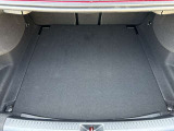 納車前には、メーカー規定に基づき、認定中古車ならではのしっかりとした整備をしてからご納車させて頂きます。熟練のメカニックがお客様に届く事を思い、1台1台入念に点検、整備致します。