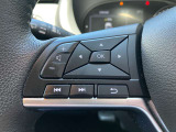 ナビの簡単な操作ができるスイッチがハンドルに付いており便利です。