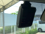 ドライブレコーダーを装備しており、走行中の映像をしっかり記録します。万が一の際の状況確認に役立つ安心装備です。