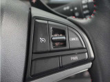 【クルーズコントロール】ステアリングの右側には高速道路で威力を発揮するオートクルーズの操作スイッチががついています。手元で操作ができるので、安全に運転できます!