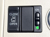【パワースライドドア】スマートキーや運転席のスイッチでスライドドアの開閉が可能♪電動だから力を入れてドアを開ける必要が無く、小さいお子様でも、重い荷物を持っている時もラクに開け閉めできます♪