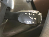 【クルーズコントロール】高速道路もラクラク走行。アクセルを離しても一定速度で走行ができ、長距離運転時の負担を軽減!加速・減速も簡単なスイッチ操作で調整できます。