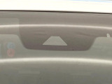 【トヨタセーフティセンス】走行中に前方の車両等を認識し、衝突しそうな時は警報とブレーキで衝突回避と被害軽減をアシスト。より安全にドライブをお楽しみいただけます。