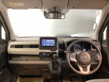 フロントガラスが大きく、ワイドな視界で運転もしやすくなるように設定されています。