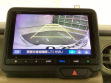 バックモニター付きで、車庫入れやバック時の後方確認をしっかりサポート。モニターに映し出される映像で死角も確認しやすく、狭い場所での駐車や後退時の操作をより安心して行えます。