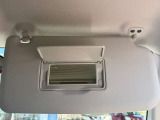 運転席バニティミラーです。