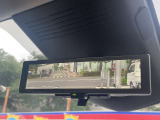 スマートルームミラーになっています 8人乗車時でも後方確認ができます