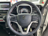 【純正革巻きステアリング】上質な革を使用することで、手にしっかり馴染みとても運転しやすいハンドルです♪