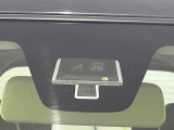 【スズキ レーダーブレーキサポート】走行中に前方の車両等を認識し、衝突しそうな時は警報とブレーキで衝突回避と被害軽減をアシスト。より安全にドライブをお楽しみいただけます。