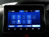 【オーディオ選択画面】AM/FMの切替や、交通情報もこちらの画面から選択できます。
