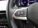 Travel Assist。設定した速度を上限に自動で加減速し、一定の車間距離,およ走行レーンを保つことでロングドライブの疲労を軽減します。