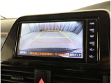 バックガイドモニターで、後方を確認しながら安心して駐車することができます。運転初心者も熟練者も必須の機能ですよ!