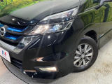 【LEDヘッドライト】悪天候や夜間走行時も良好な視界を確保し安心して運転できる高輝度LEDヘッドライトを装備!点灯速度が早く、消費電力も抑えられています。